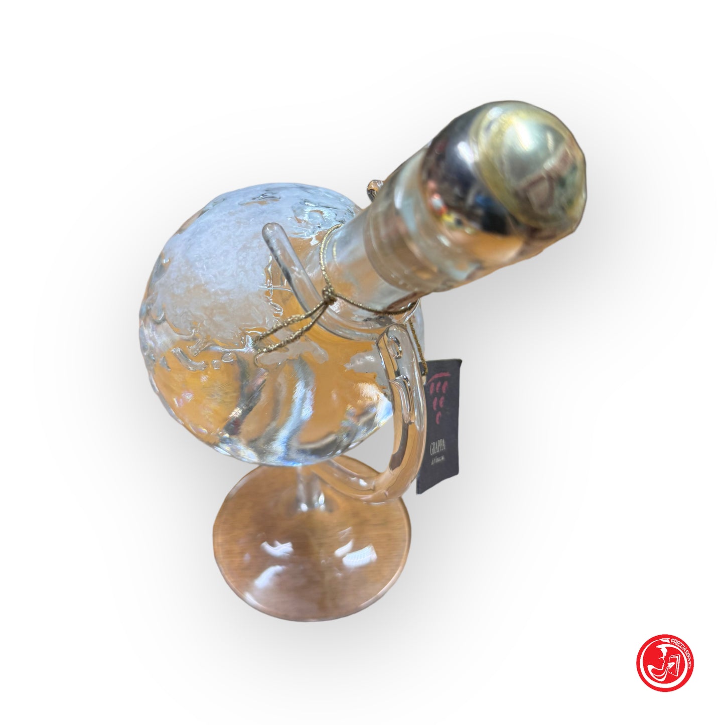 Grappa di Vinaccia bianca in splendida bottiglia mondo con supporto in plastica