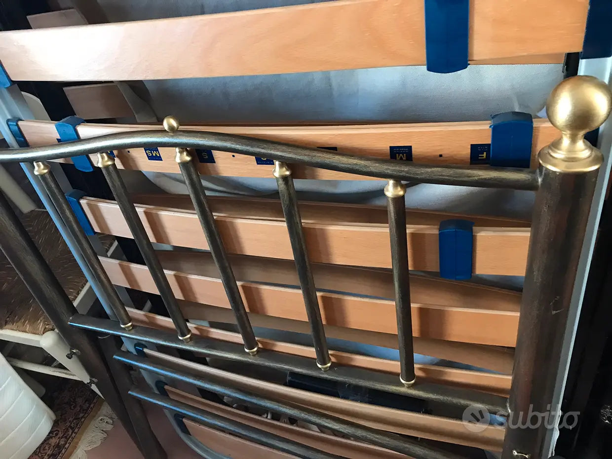 SINGLE WROUGHT IRON BED