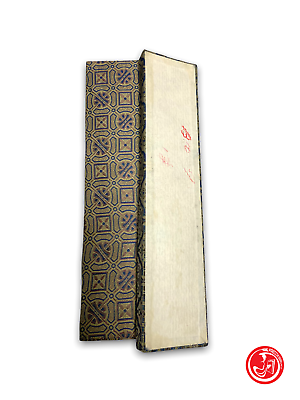 Elegante scatola rettangolare rivestita