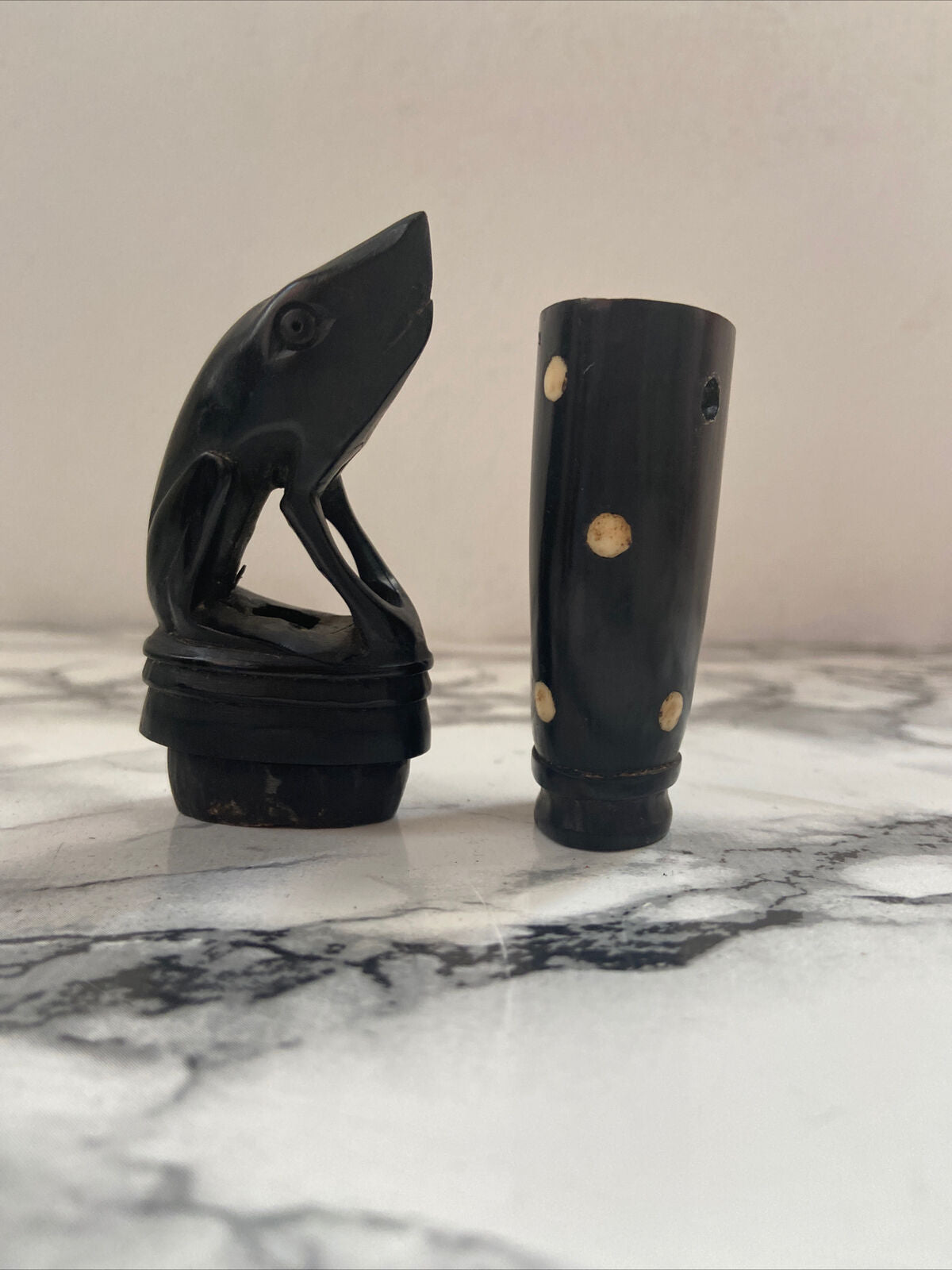 Pezzi D’arte In Legno / Osso