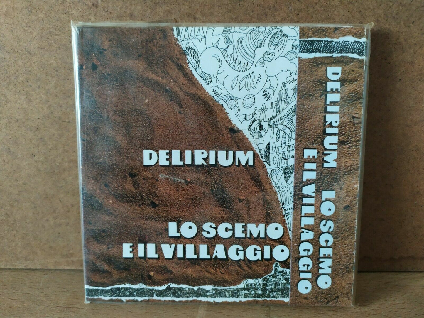 Delirium – Lo Scemo E Il Villaggio