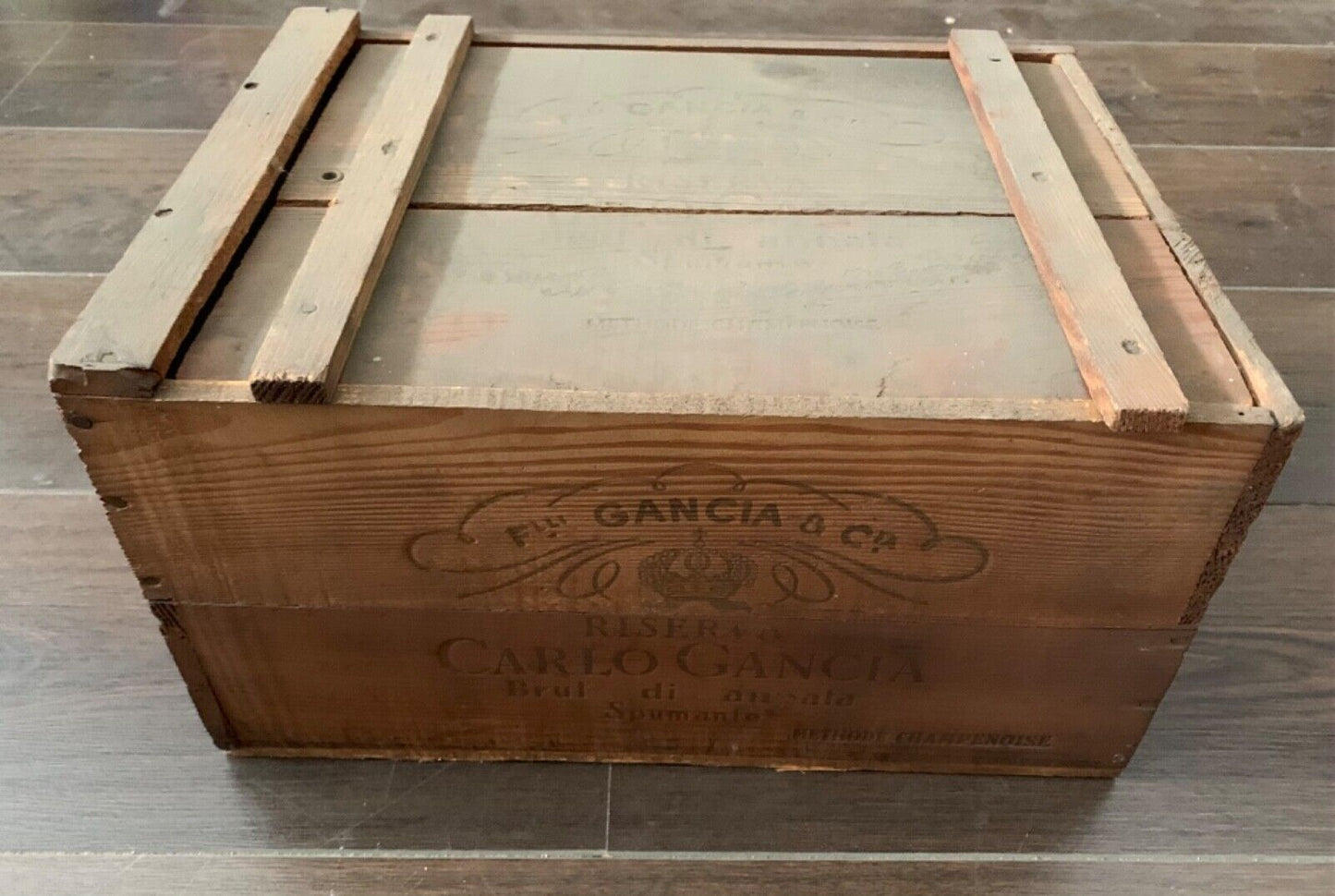 Caisse en bois de réserve Gancia