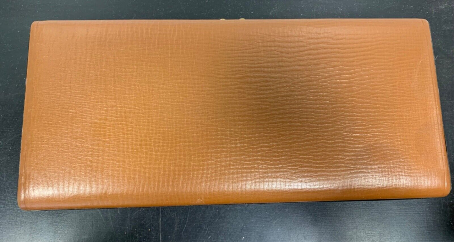 Boîte de maquillage vide - manucure