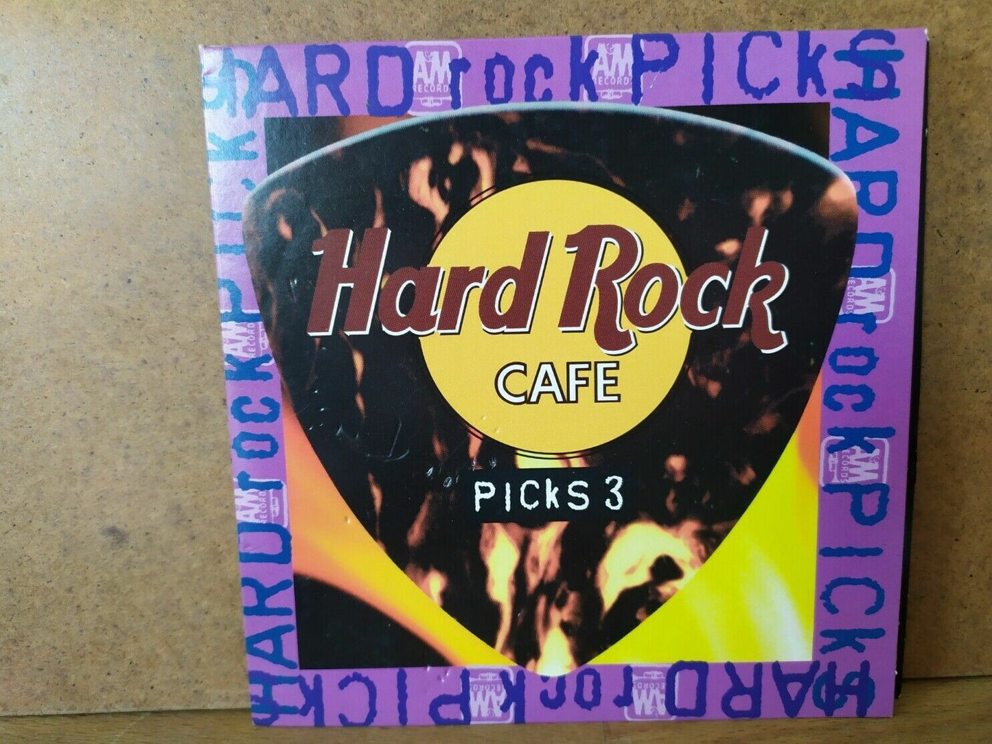 Hard Rock Cafe: Picks 3