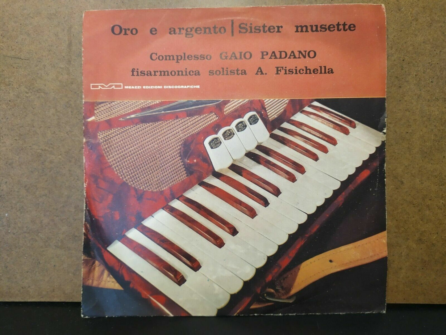 Accordéon solo Gaio Padano Complex A. Fisichella / Or et argent...
