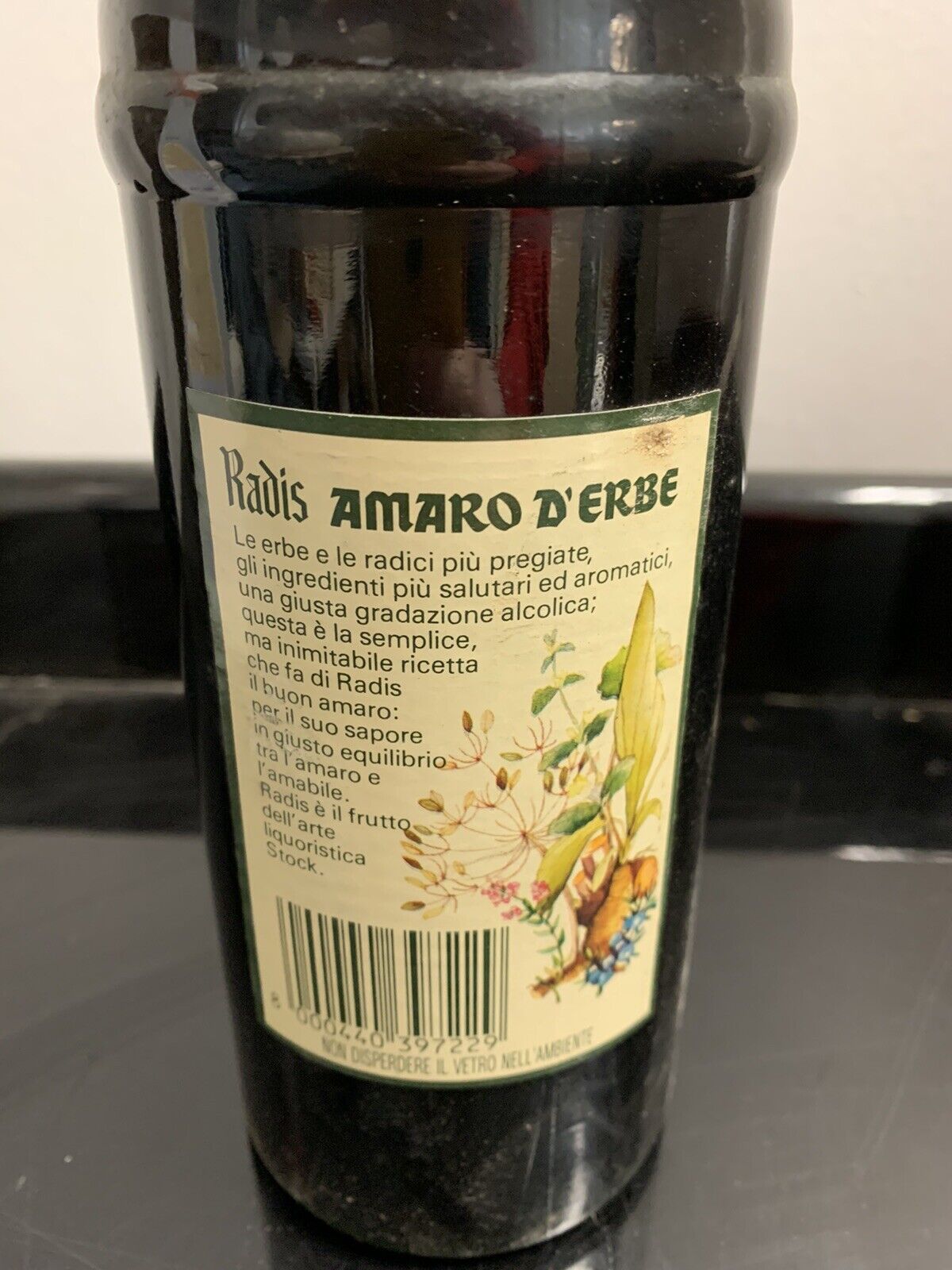 Bouteille de radis - bitter aux herbes - Stock SpA