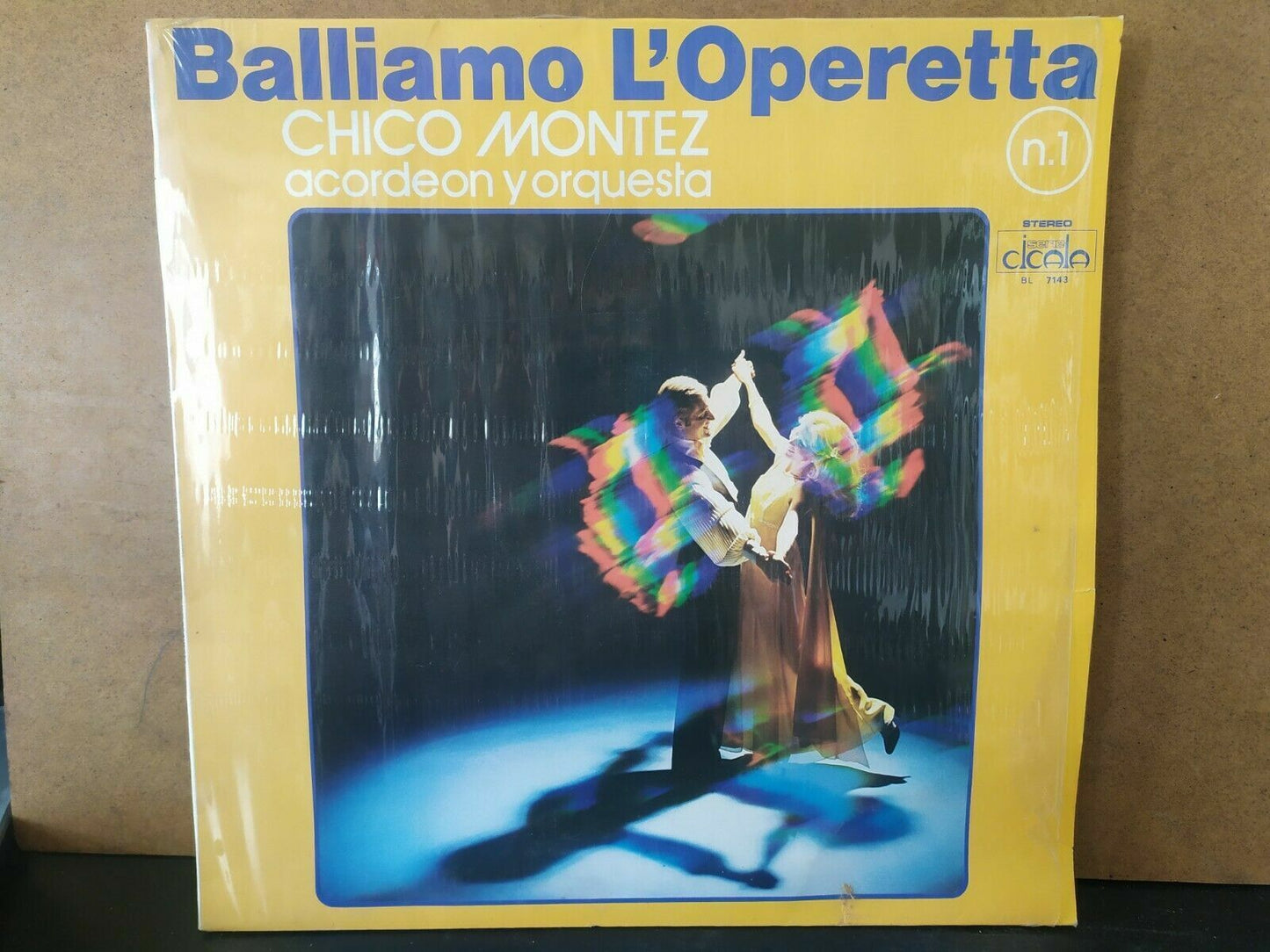 Chico Montez Acordeon Y Orquesta – Dansons L'Opérette N,1