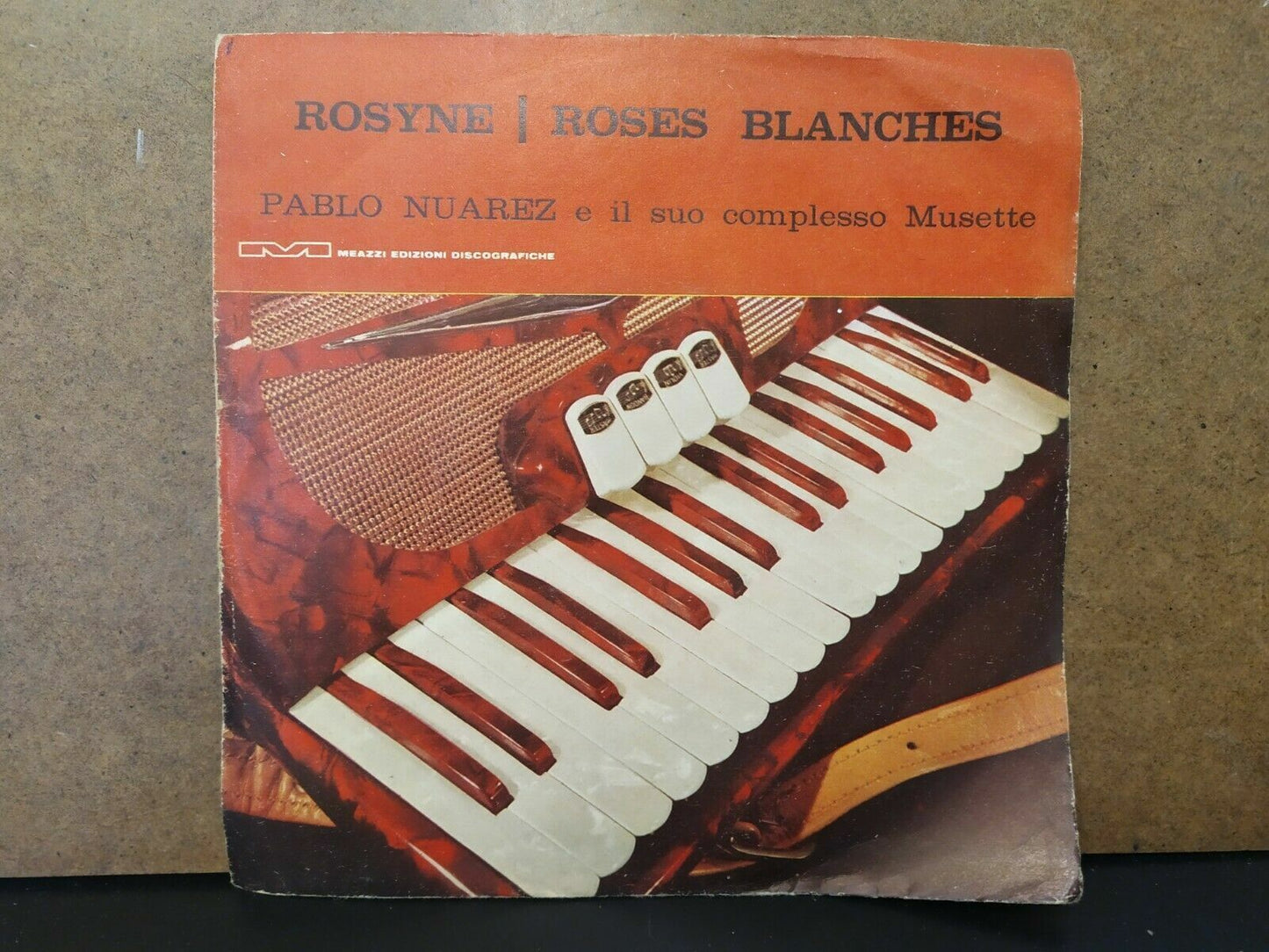 Pablo Nuarez and his Musette / Rosyne Roses Blanches ensemble
