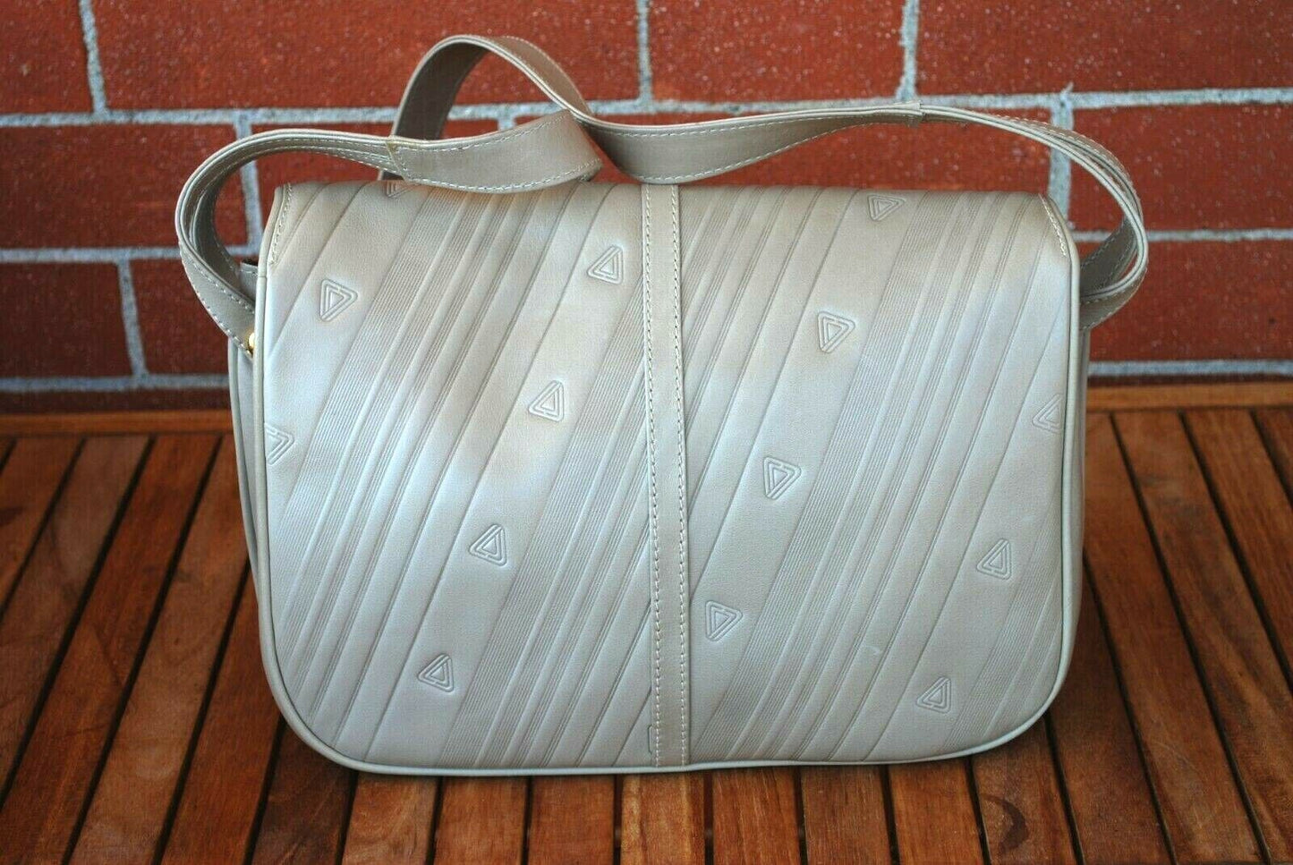 Borsa Laro