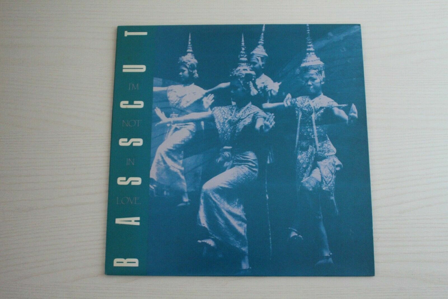 Basscut – I'm Not In Love