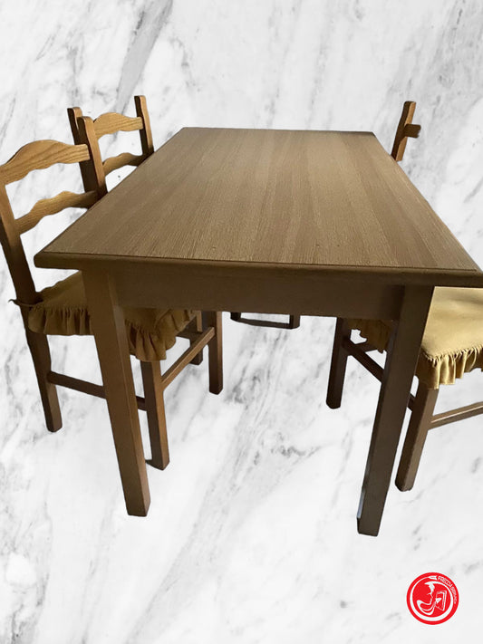 TABLE WITH CHAIRS 
