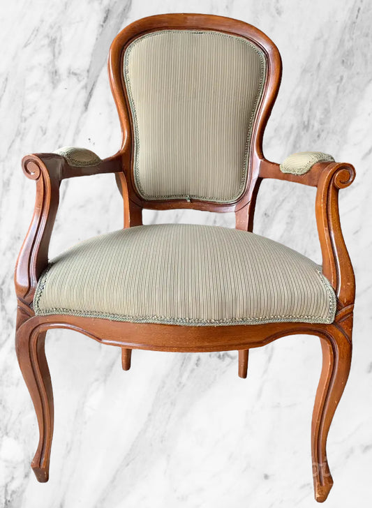 FAUTEUIL EN BOIS VINTAGE