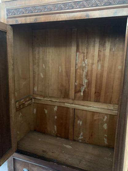 ARMOIRE À DEUX PORTES