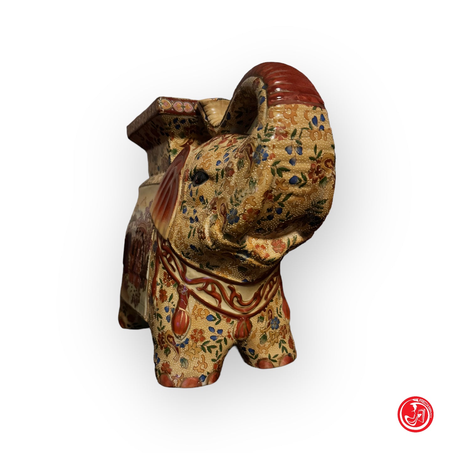 Elegante elefante in porcellana rossa Made in China tardo XX secolo