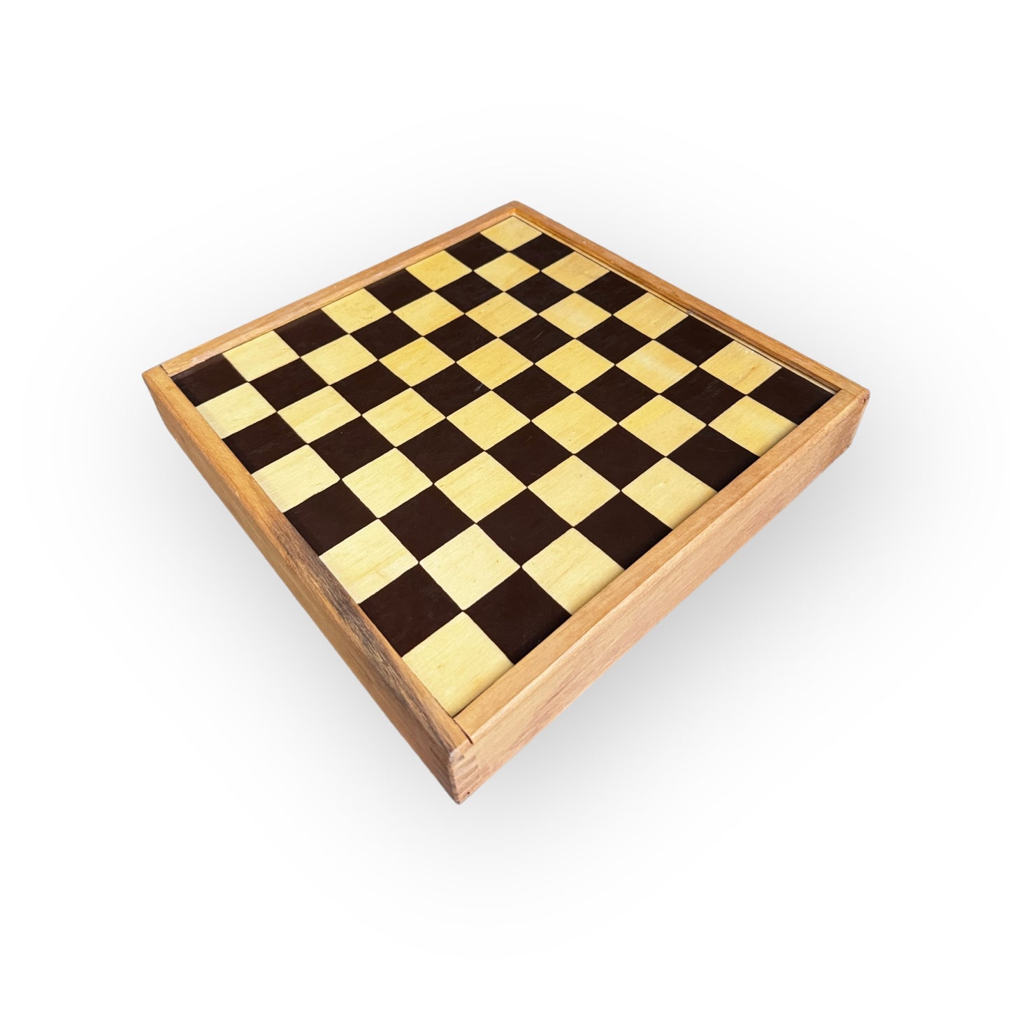 Chessboard with complete pieces 