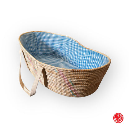 Cesta per infante con rivestimento interno e manici