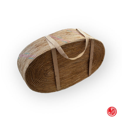 Cesta per infante con rivestimento interno e manici