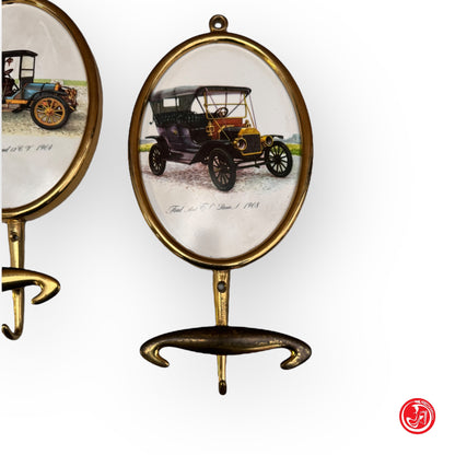 Coppia di appendi abiti vintage cars design con certifica