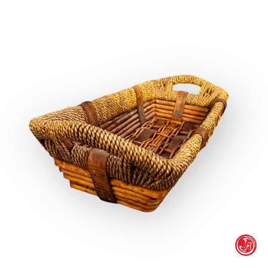 Wicker duck basket