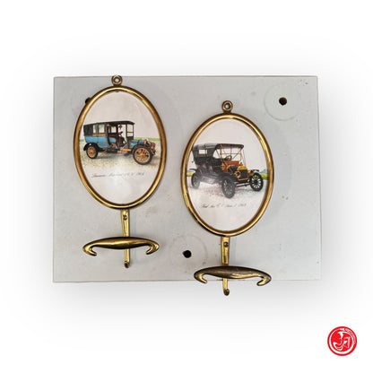 Coppia di appendi abiti vintage cars design con certifica