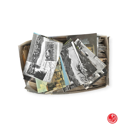 Environ 150 photos/cartes postales noir et blanc + carte en papier de riz