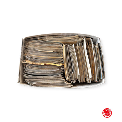 Environ 150 photos/cartes postales noir et blanc + carte en papier de riz