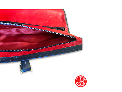 Astuccio nero con interni rossi - finta pelle