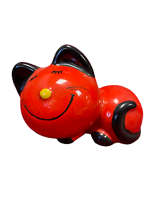 Kitten-shaped piggy bank