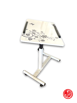 Mobile table for nail technicians