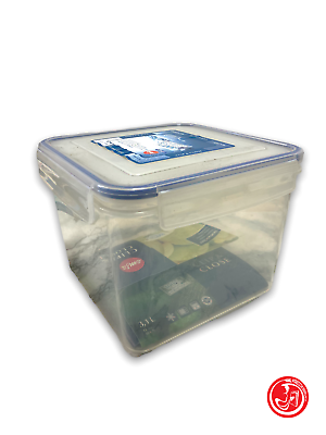 Plastic food container - airtight