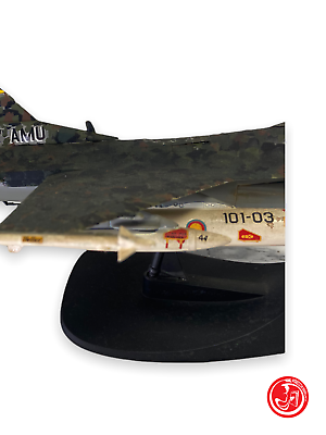 Military plane - F-16C model - Fighting Falcon