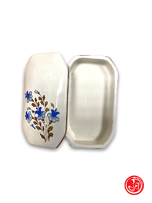 Ceramic pill box