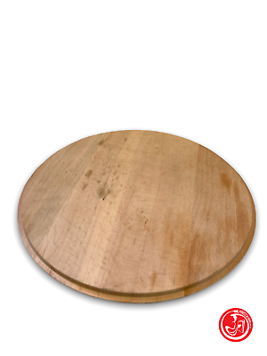 Circular wooden cutting boards