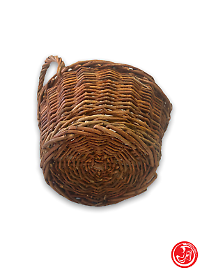 Wicker basket with side handles
