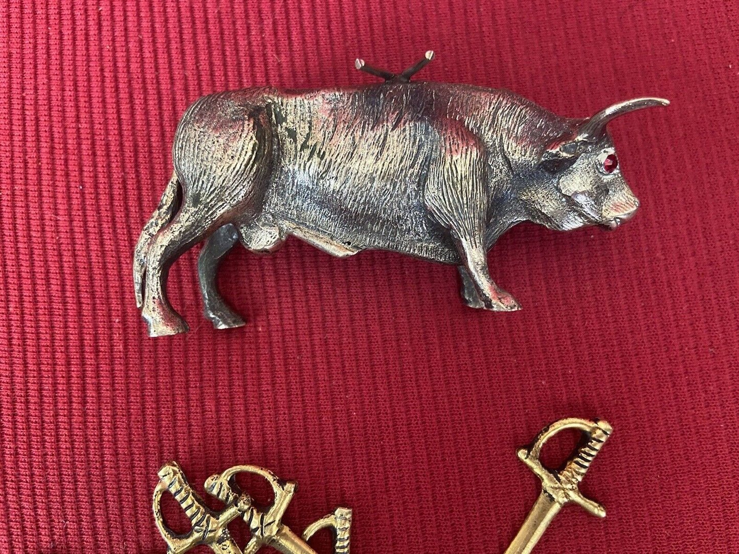 Bull With Silver Aperitif Pins