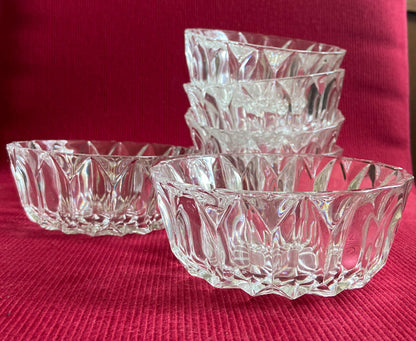 Plateau et 6 tasses en verre cristal