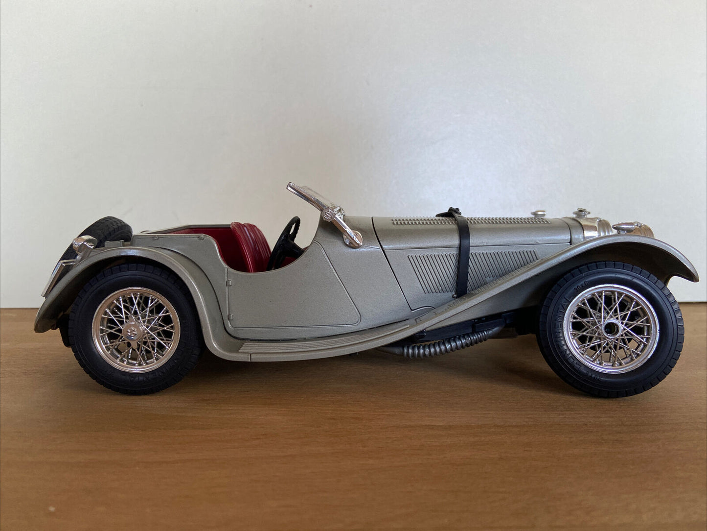 Burago 1/18 diamonds Jaguar SS100 1937 cod. 3006 NO RISERVA