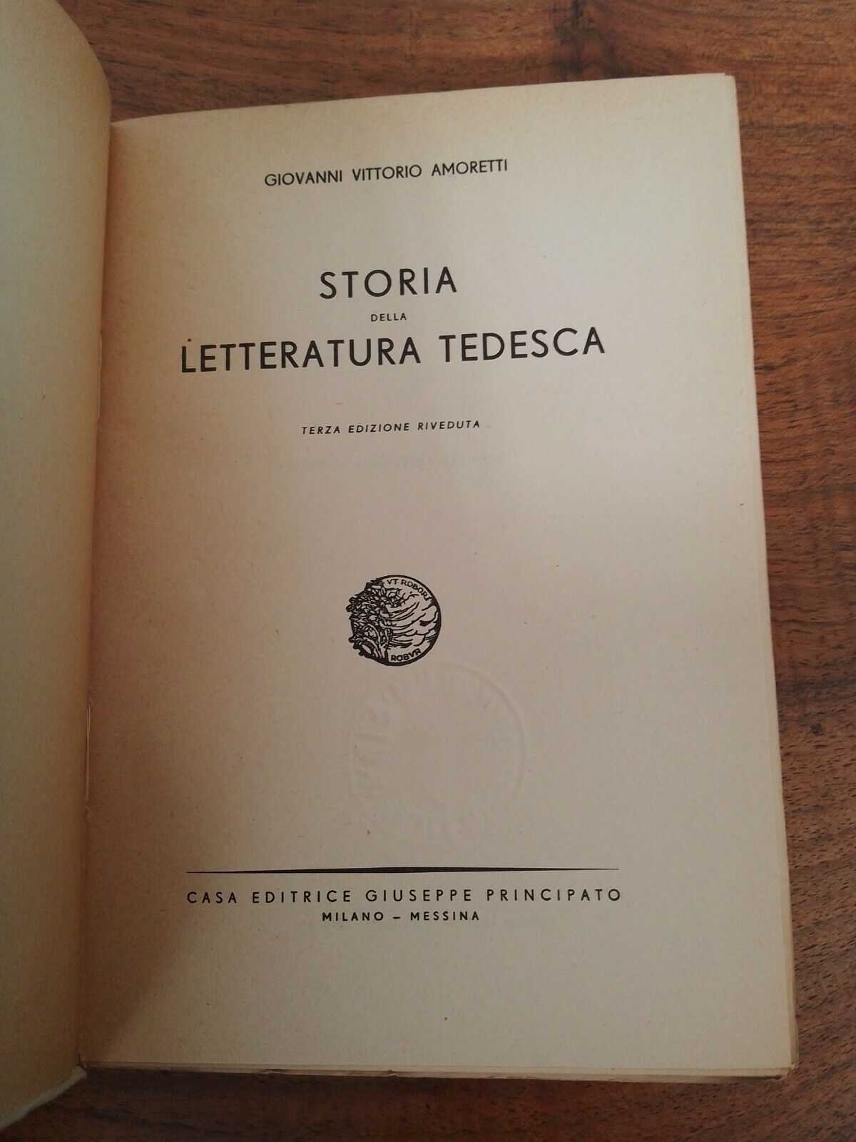 Giovanni Vittorio Amoretti HISTORY OF GERMAN LITERATURE Ed. Principato, 1944