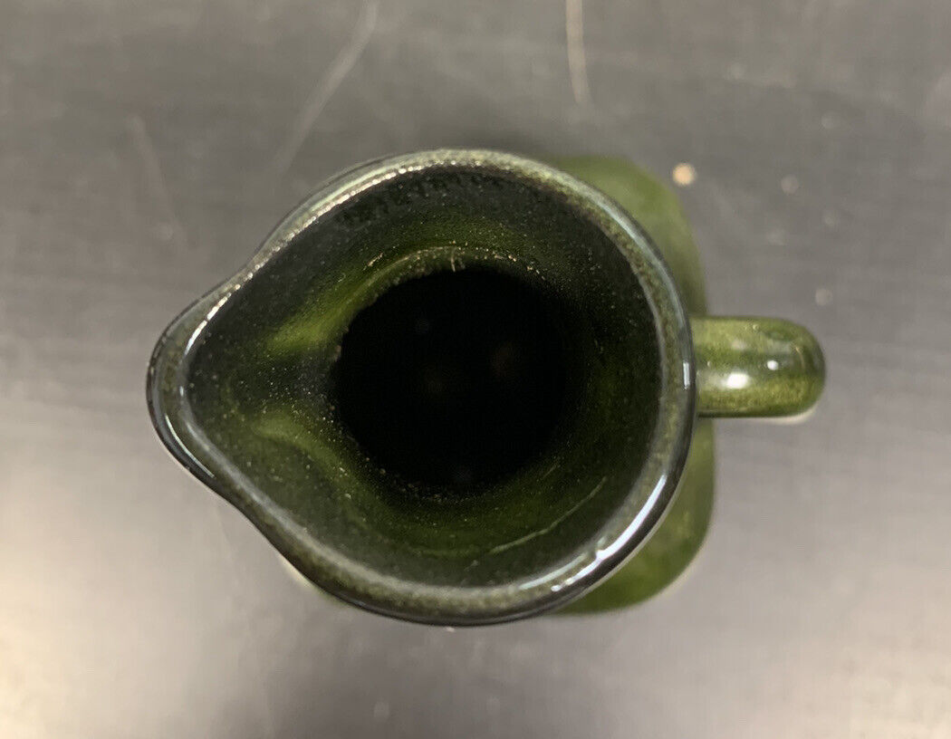 Piccola caraffa in ceramica verde