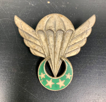 Dragon Paris parachute medal 