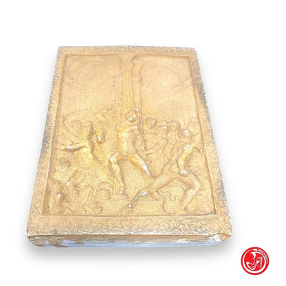 Panneau de plâtre avec production en relief 