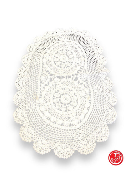 Embroidered doilies 