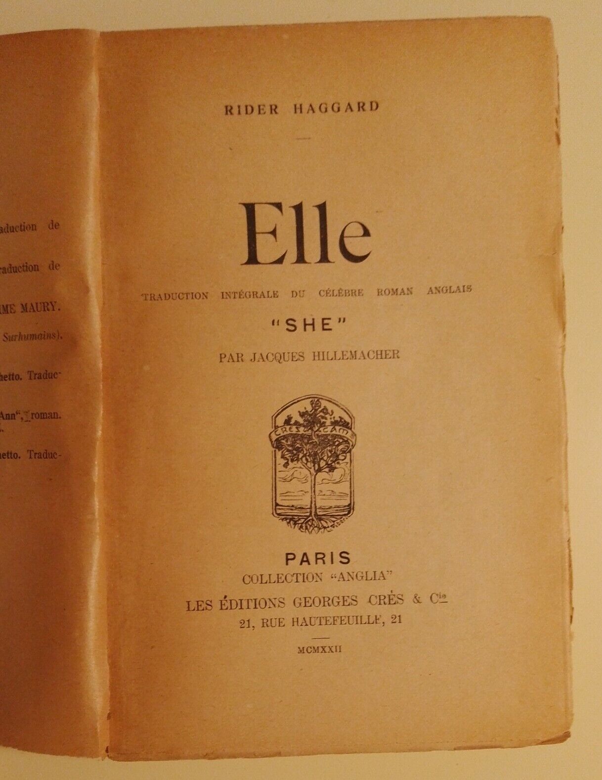 Cavalier hagard, Elle, 1922