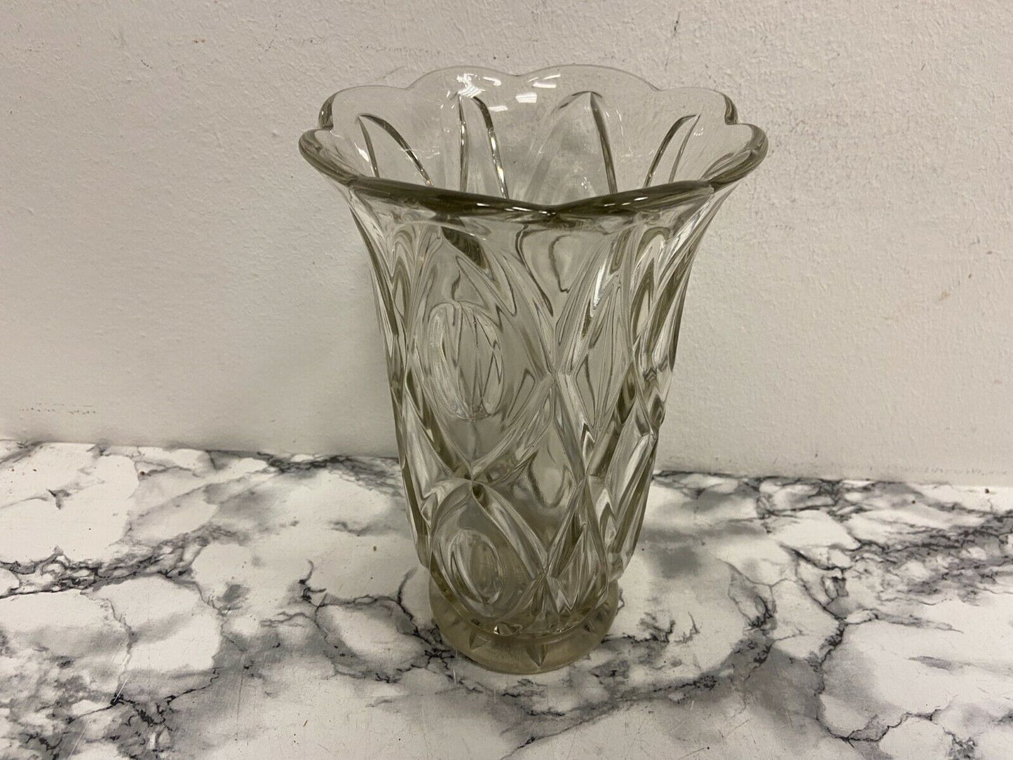 Vase en verre travaillé