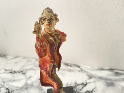 Figurine En Plastique San Remoi Avec Socle En Marbre De Carrare