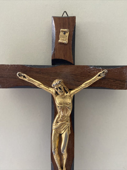 Particolare Croce In Legno Lavorata