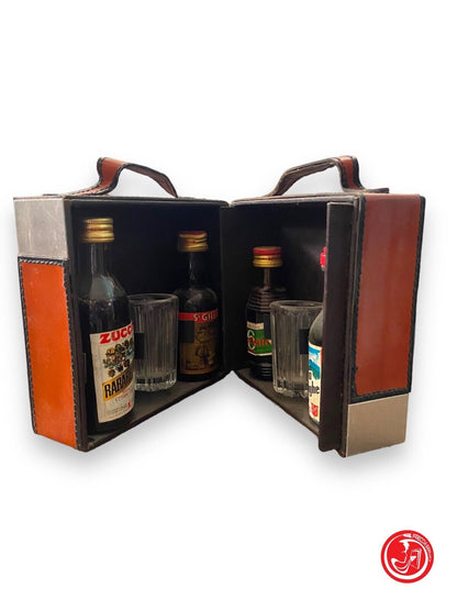 Ensemble de bouteilles d'alcool - objets de collection