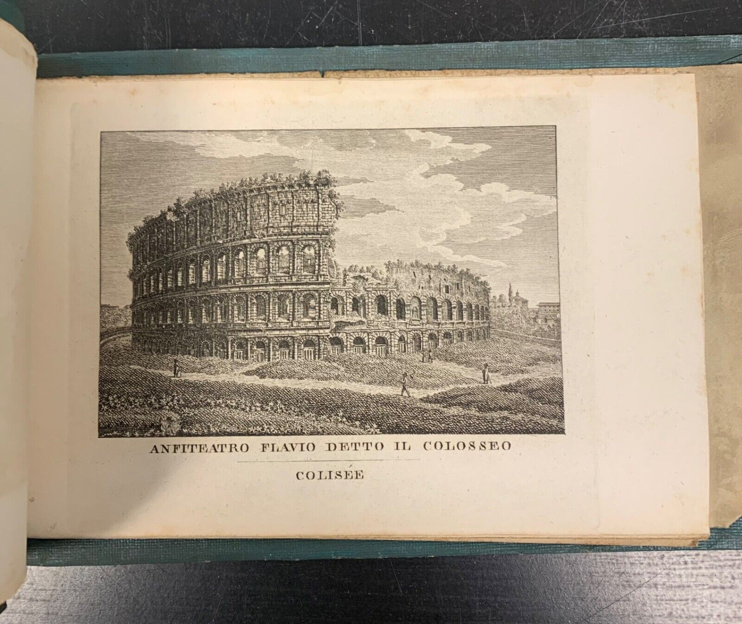 Libretto d’epoca con foto di Roma