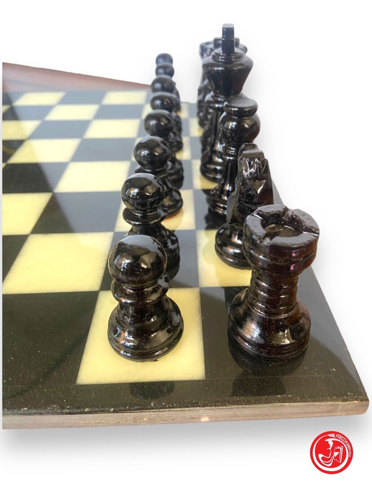 Chessboard with complete pieces 