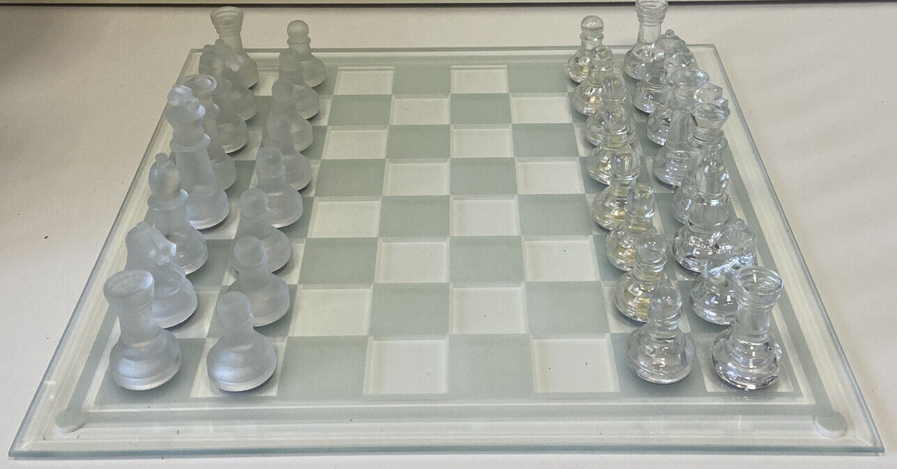 Chessboard in polished and satin glass 30.5x30.5cm